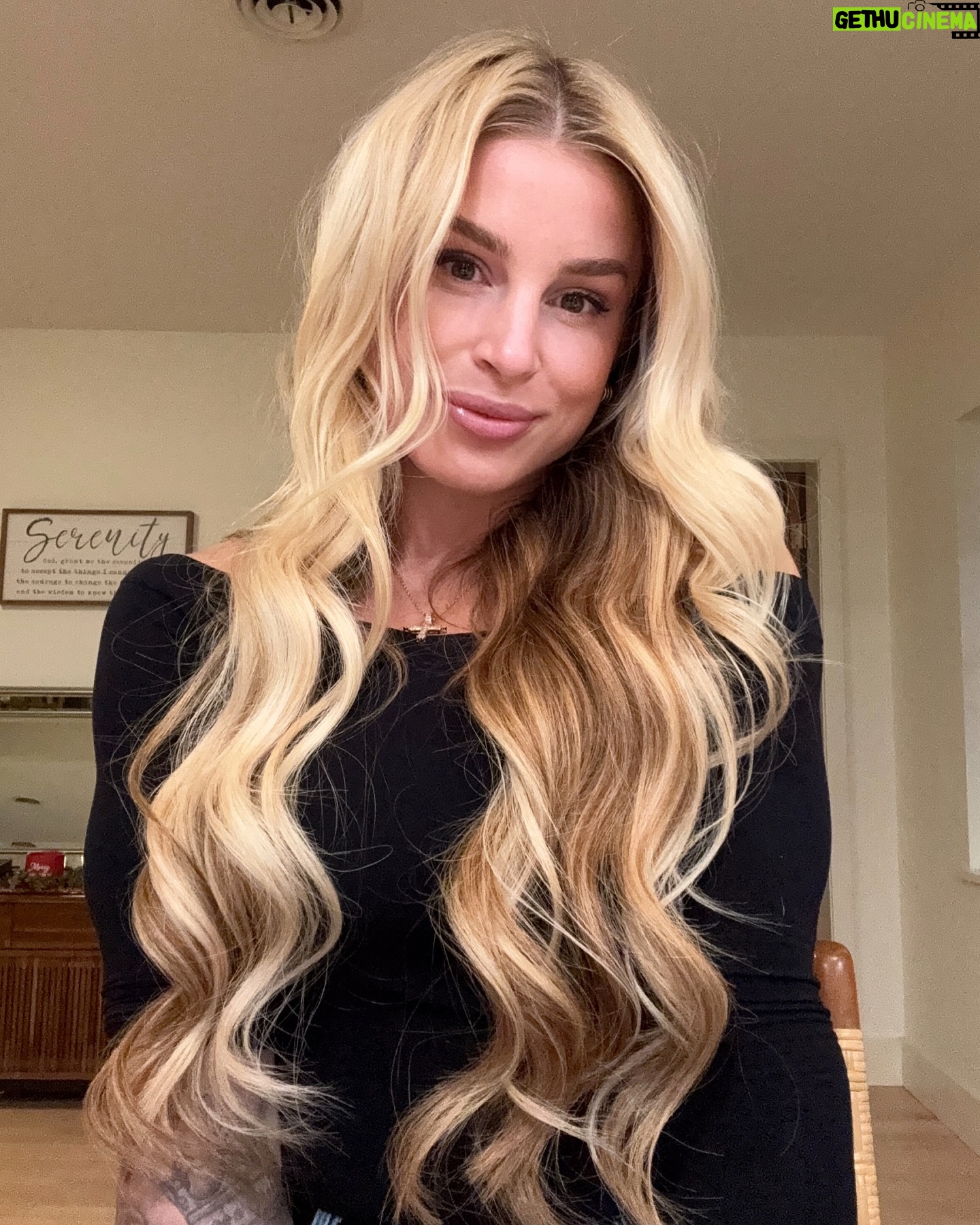 Hannah Goldy - 5.7K Likes - Sorry couldn’t pick just one because @olesia23 got me feeling like a model. My best friend is so talented and gave me the most beautiful hair I could ever ask for!! If you’ve been thinking about hair extensions you need to see my girl!!!!