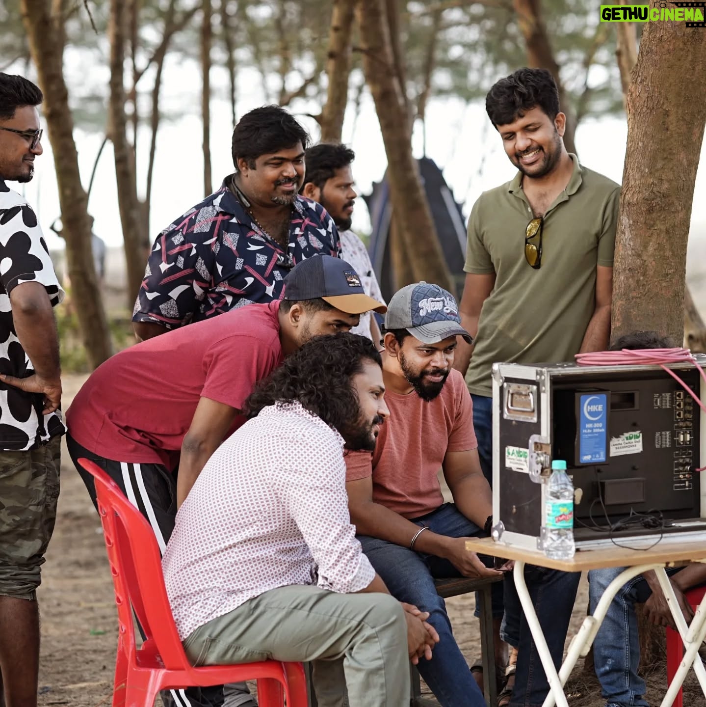 Hannah Reji Koshy - 12K Likes - FACES 🎭 Final Wrap!! 🎬
Post-production in progress 🎧 @faces.cinema
@neeleshek @kaleshramanand @hannahrejikoshy @gopisundar_official @harinarayanan.b.k @kiran_rz @sumansudharsanan @collins_jose_dp @manu.n.s62 @rahim_kodungallur1 @merlin_lizbet @noufal_hussain_ @_faabz_ @haris_sainudeen @mamijo_design @seeta_lakshmi @realponnambili @puppetmedia @harrythroughlens
#facesmovie #facesmalayalammovie #shootwrap #packup #kaleshramanand #hannahrejikoshy #neeleshek #malayalamcinema #comingsoon