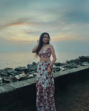 Hansika Krishna Instagram - 🐚🍄🌺

#hansikakrishna #hansikians #sunsets #beach #ootd
