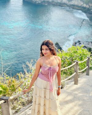 Hansika Krishna Instagram - few more in this outfit :)