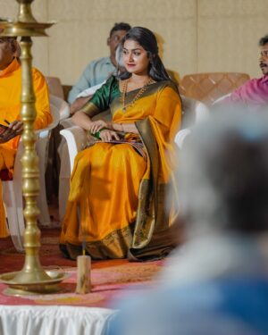 Haritha G Nair Instagram - 🌻candids🌻
.
Costume : @canisaperidotclothing 
Ornaments : @canisaperidot 
MUA, Hair & Saree draping : @pink__passion_ 
Photography : @i_magics_photography_ 
.
#saree #SareeLove #IndianBeauty #TraditionalWear #GoldenSaree #DesiQueen #EthnicVibes #SareeNotSari #IndianCulture #graceful #elegantlook #FestiveMood #stylewithtradition #royalvibes