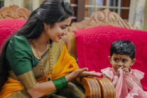 Haritha G Nair Instagram - 🌻candids🌻
.
Costume : @canisaperidotclothing 
Ornaments : @canisaperidot 
MUA, Hair & Saree draping : @pink__passion_ 
Photography : @i_magics_photography_ 
.
#saree #SareeLove #IndianBeauty #TraditionalWear #GoldenSaree #DesiQueen #EthnicVibes #SareeNotSari #IndianCulture #graceful #elegantlook #FestiveMood #stylewithtradition #royalvibes
