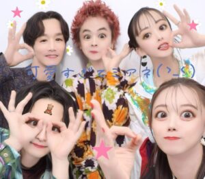 Haruko Nagaya Instagram - ライブ納めました2024

今年はたくさんライブをした
各地で出会ってくれたみんな、ありがとう
どこを切りとっても尊い思い出だなと思う

残すは紅白歌合戦でのパフォーマンスのみ
最後の最後まで私たちらしく駆け抜けます