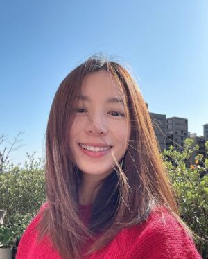 Hebe Tien Fu-chen Instagram - 新年快樂❤️
來自新竹的風和陽光和我的祝福