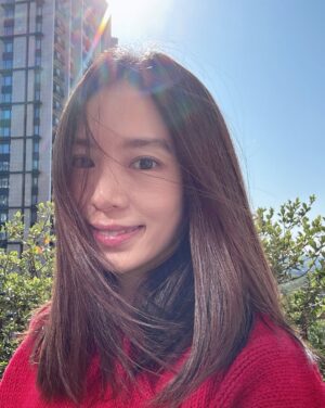 Hebe Tien Fu-chen Instagram - 新年快樂❤️
來自新竹的風和陽光和我的祝福