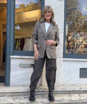 Helena Isabel Instagram - Apesar do frio, gosto destes dias bonitos de inverno 🥶🌞

Look @mummycool_pt