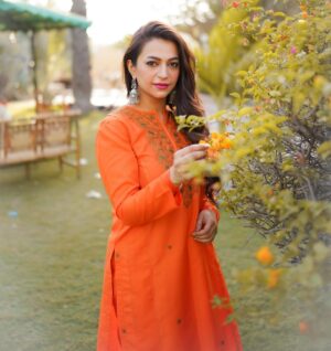 Hiba Ali Khan Instagram - Elevate your fashion with new trends perfect combination of elegance comfort and style can only be brought by right choice of brand @iqraiqbalofficial has mastered this art. 

Please visit the website to check it out: 

https://iqraiqbal.com/collections/eid-kay-rung

Photography by: @ali_razakz70