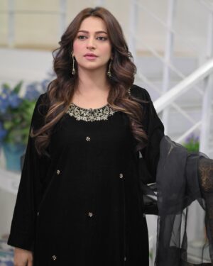 Hiba Ali Khan Instagram - Dress by: @minayaz_boutique 
Makeup: @arydigital.tv 
Photography: @aleybhaidani