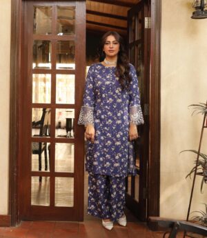 Hiba Ali Khan Instagram - Makeup: @gillhoraiboffical 
Photography: @ali_razakz70 @nooor.raw 
Dress: @esrafashion.pk 
.
.
.
#hibalikhan #esrafashion #photography #fashion #hibakhan