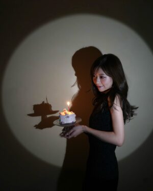 Hina Ishizaki Instagram - ⁡
本日1月23日また1つ歳を重ねました🎂♡
⁡
いつも応援ありがとうございます！
素敵なメッセージに癒されています…♡