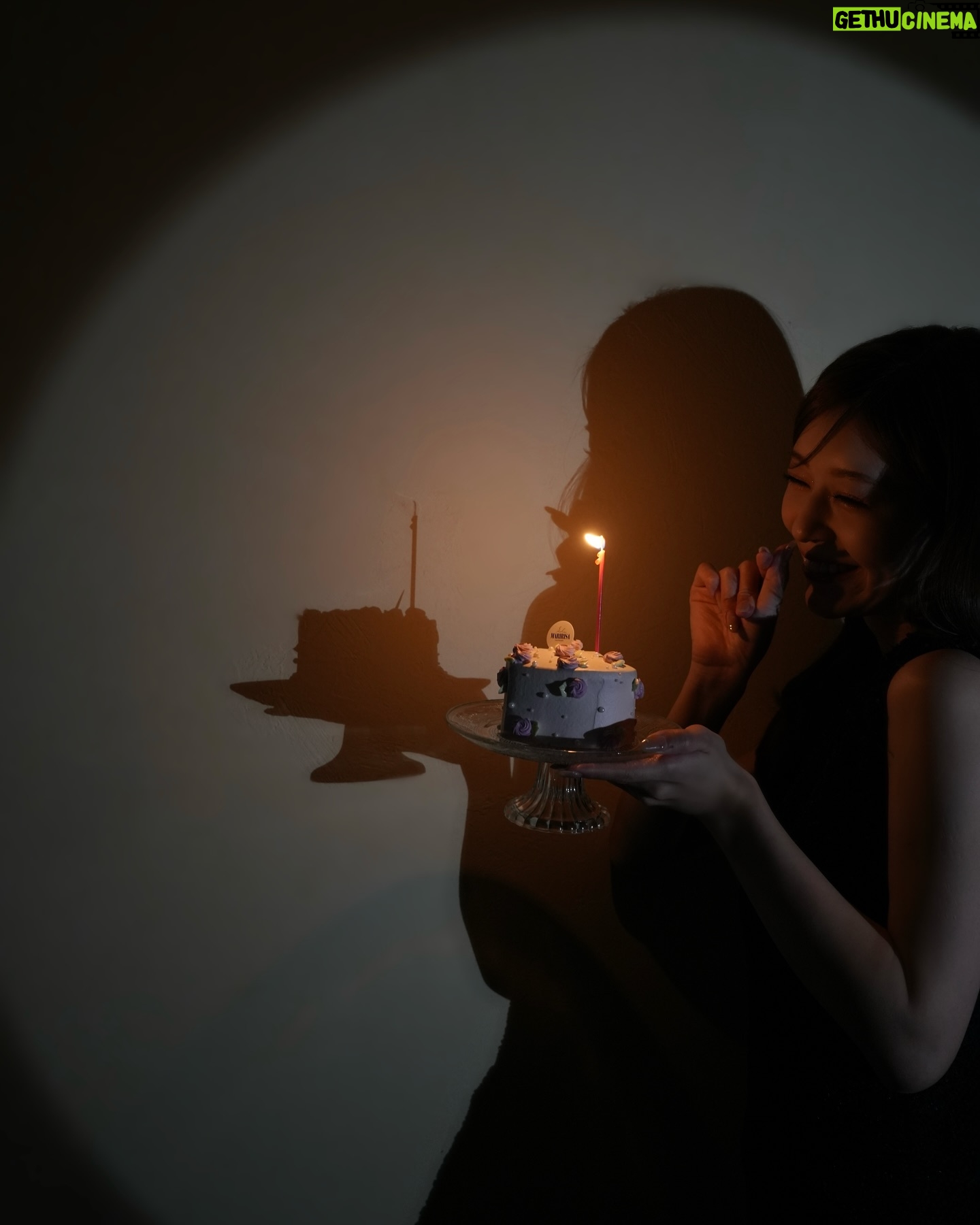 Hina Ishizaki - 9.1K Likes -
本日1月23日また1つ歳を重ねました🎂♡
いつも応援ありがとうございます!
素敵なメッセージに癒されています…♡