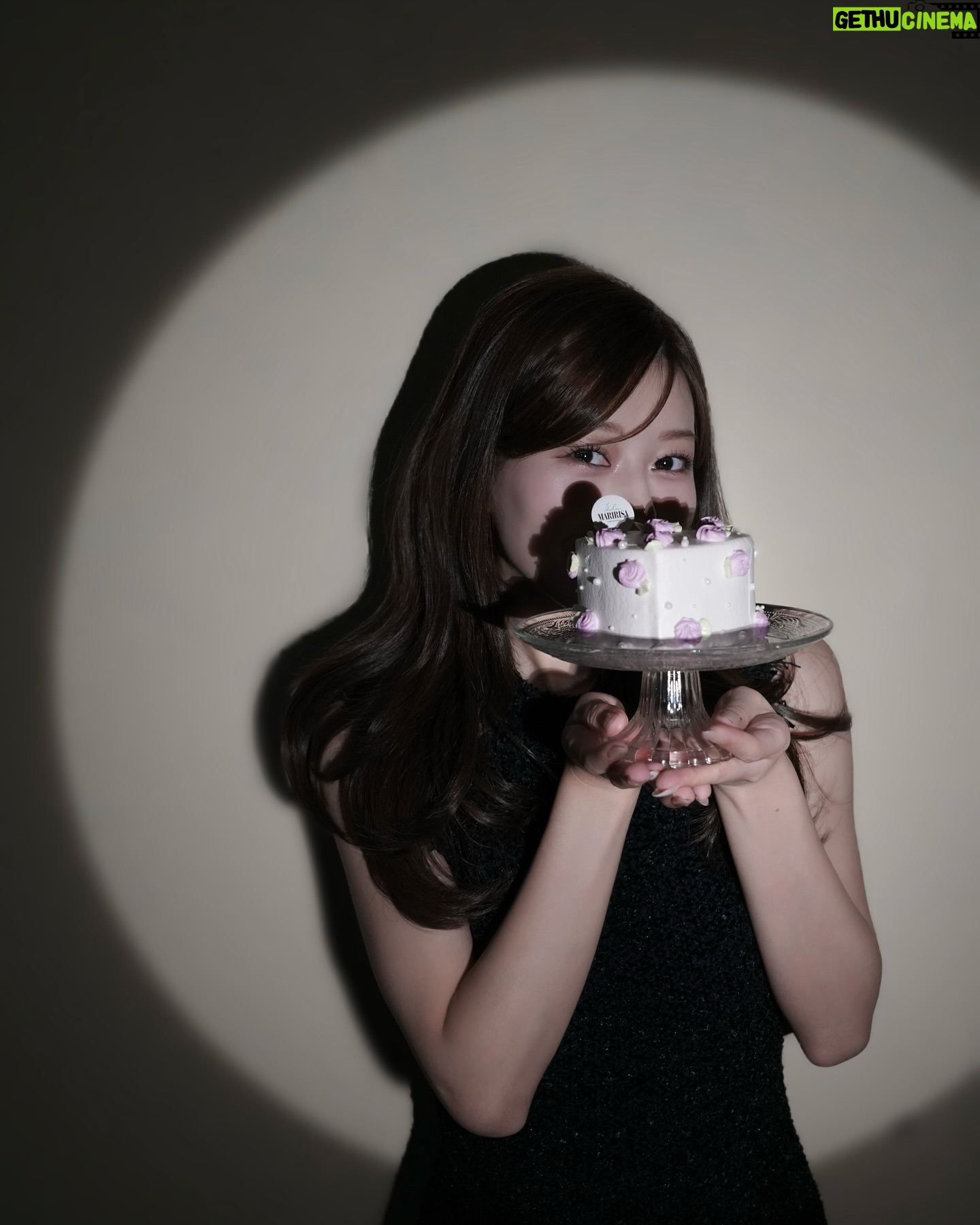 Hina Ishizaki - 9.1K Likes -
本日1月23日また1つ歳を重ねました🎂♡
いつも応援ありがとうございます!
素敵なメッセージに癒されています…♡