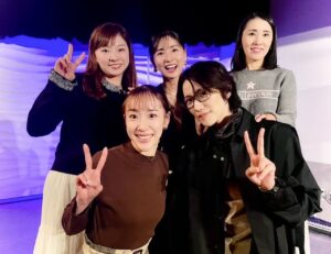 Hiroki Nanami Instagram - ☆
同期凪七瑠海のフェアウェルパーティーに行ってきた。たくさんの人に愛されて退団する、かちゃの最後を見守れて良かったです。そして先日同期会をしたよ。みんなで集まると昔話に花が咲く✨
22年間がんばったかちゃに大きな拍手を。
これで89期は、全員卒業しました！！
.
#89期　かちゃお疲れ様！！
#七海ひろき