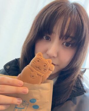 Hirona Yamazaki Instagram - 🐈‍⬛🐈
1月お疲れ様でした。あっという間でした。
2月もたくさん楽しみましょう。
#あんまり投稿できてなくてごめんなさい
#猫焼き食べたよって報告
#福招きたいのにグータッチになっちゃう👊
