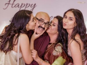 Hitha Chandrashekar Instagram - @thehithaceee’s face in the last one 🤣😅 
📸 @_raaghava @raghavstudios @momentsbyraghavstudios 
My jewellery @velvetboxby ❤️
Hair @makeoverbybhavani_ @mamatha_1942