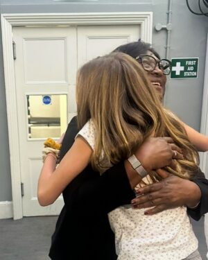 Holly Willoughby Instagram - And 13 years after bringing her into the world, Belle got a hug from the midwife who delivered her…soooo special! Fredette, thank you for everything you did for us on that day 13 years ago …you are an Earth Angel! … and thank you for coming onto Micheal McIntyres Big Show and making that so unbelievably special… 🥲❤️ @bbciplayer  #MichaelMcIntyre #BigShow #iplayer