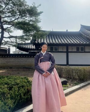 Hong Bi-ra Instagram - #옥씨부인전
우리 자모회당 이씨부인 역할을 맡게 되어 정말 행복했어요🥹
촬영하는 동안 함께한 모든 분들께 감사드리고, 제겐 매 순간순간이 소중한 선물 같은 시간이었습니다. 많은 사랑과 응원을 보내주신 모든 분들께 진심으로 감사드리며, 조만간 또 새로운 모습으로 인사드릴게요!🥰🙏🏻
