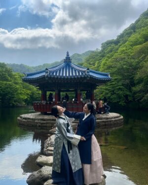 Hong Bi-ra Instagram - #옥씨부인전
우리 자모회당 이씨부인 역할을 맡게 되어 정말 행복했어요🥹
촬영하는 동안 함께한 모든 분들께 감사드리고, 제겐 매 순간순간이 소중한 선물 같은 시간이었습니다. 많은 사랑과 응원을 보내주신 모든 분들께 진심으로 감사드리며, 조만간 또 새로운 모습으로 인사드릴게요!🥰🙏🏻