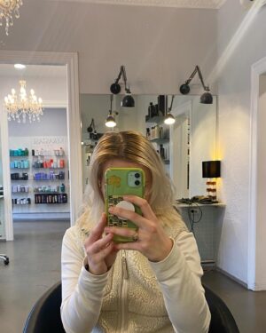 Ida Marie Nielsen Instagram - #gifted @terkelsenintercoiffure and @sabrinalinke work miracles.. scroll for the before. It’s shocking! My highest recommendation if you need a hairdresser in Copenhagen ✨ Magic. Magic. Magic. Thank you ✨