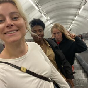 Ida Marie Nielsen Instagram - Life with my favourite people 🐞 Swipe to le🔚for a lil beachtime madness