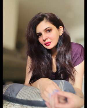 Ihana Dhillon Instagram - Your imperfections makes  you unique . 
🙌 
#quoteoftheday #casual #simpleliving #instadaily #loveyourself #ihanadhillon
