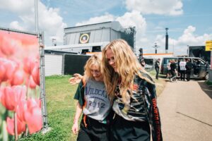 Ilse DeLange Instagram - It’s impossible to summarize all of my adventures in just a few pictures.. and that is a great luxury.. I’m well aware of that ✨🙏🏻

This year has been one full of concerts, releasing my album, reconnecting with some old friends and making new ones. I love all the people I have around me, thankful for all of you. 🙏🏻 Thank you for coming to see us play this year✨

Wishing everyone a wonderful, healthy, loving 2025 ❤️