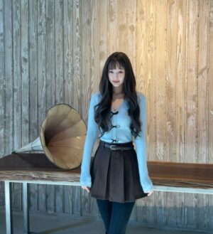 Im Min-su Instagram - 음악에 무지한 나인데 여기 있다보면 힐링을 하게 되더라구요?
평소에 하지 않던 다양한 경험은 언젠가 영감이 되니까