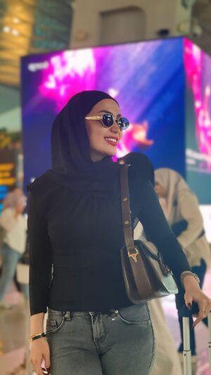 Imel Putri Cahyati Instagram - Klo di kasih Mic bawaan nya mu curhat 🤭🤣

Bagusan suara ketua apa suara hp yg ga bunyi2 di malem minggu ?? 🫵🏻🤣

( kalau ada yg mau samaan baju nya kaya kita langsung Po @imcby.imelpc )