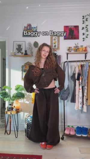 Indi Star Instagram - I feel weird in tight on tight clothes😭 idk how to move LOL😭 FIRST FIT and second fits belt is from @mingalondon !!