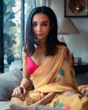 Ira Dubey Instagram - देखो वो आ गया … 🌺