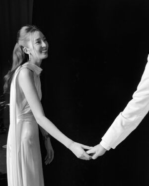Irene Kim Instagram - Today, I am opening my heart to share a moment that has forever changed my life. 

I have been treasuring this beautiful chapter of my life with my family & loved ones. While I’ve always loved sharing most of my life and journey with you, this was a piece of my heart I wanted to keep close, until now.

This isn’t just a story about a ring or a question; it’s about a love that has grown through precious little moments that have built the foundation of something so special. I feel so blessed to have met the man I want to spend the rest of my life with.

I can’t wait to share more with you in a way that aligns with my comfort and happiness. Thank you from the bottom of my heart for always supporting me and for celebrating this special era of love with me. Pinch me…I’m getting married!!!🤭🤍

안녕하세요 아이린입니다.

오늘, 제 삶이 완전히 바뀐 순간을 여러분과 나누고 싶어 이렇게 글을 씁니다.

이 소중한 이야기는 오랫동안 가족과 가까운 이들 곁에서 조용히 간직해왔습니다. 늘 제 삶과 여정을 여러분과 나누는 걸 좋아했지만, 이번만큼은 제 마음 가까이에 두고 싶었던 순간이었어요. 

이 이야기는 단순히 반지나 프로포즈에 관한 것이 아닙니다. 작은 순간들이 쌓여 특별한 무언가의 토대가 된 사랑에 대한 이야기입니다. 평생을 함께하고 싶은 사람을 만났다는 것이 얼마나 큰 축복인지, 하루하루 새삼 느끼고 있어요. 

앞으로도 편안하고 행복한 방식으로 조금씩 더 이야기를 나눌게요. 항상 따뜻한 응원을 보내주신 여러분, 그리고 이번 특별한 순간을 함께 축하해 주시는 모든 분들께 진심으로 감사드립니다. 아직도 믿기지 않아요… 
여러분~ 저 결혼해요!!!🤭🤍