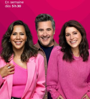 Isabelle Racicot Instagram - Un nouveau défi commence pour moi lundi MATIN avec @patmarsolais et @anaisfavron  sur les ondes de @rythme1057 
Je sors complètement de ma zone de confort parce que ça fait 20 ans que je n’ai pas été à l’animation d’une émission ( très) matinale sur une base régulière !!! 😂 Je suis ZÉRO capable de me coucher de bonne heure et j’adore souper avec des amis la semaine. MAIS, c’est souvent en sortant de sa zone de confort, en explorant des nouvelles avenues qu’on découvre des choses sur soi-même qu’on ne connaissait pas.  Let’s GO!!!!!!💪🏽💪🏽

Bon…j’espère juste ne pas me rendre compte que je suis vraiment désagréable en me levant très tôt le matin. 🤷🏽‍♀️

Pat, Anaïs…. c’est à vos risques et périls !!!! Bonne chance ! 

Aux auditeurs…hâte de vous retrouver. J’ai plein de choses que j’ai envie de partager avec vous xxxx

#radio #rythme #LLT #MSR #nouvelleannee #nouveaudefi #feelinggood
Photo 1: @bertexertier