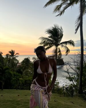 Isan Elba Instagram - Trying to fit in mandatory “running on a beach” time this year