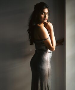 Actress Isha Keskar HD Photos and Wallpapers November 2022