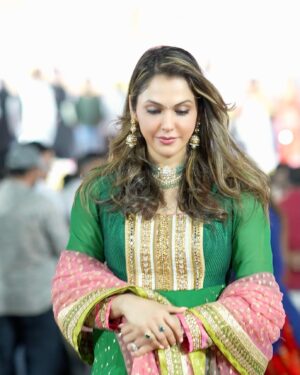 Isha Koppikar Instagram - In a world full of trends, be timeless. Embracing the beauty of tradition, positivity, and grace.

#timelesselegance #staypositive #beautywithin