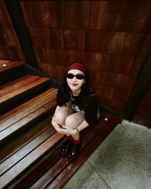 Isyana Sarasvati Instagram - Inyo fituring rompi pavorit inyo at the moment 🦨