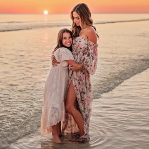 Jana Kramer Instagram - Happy birthday to the most loving, kind, fearless, sunset loving, best big sister to her brothers, beautiful, Jesus loving soul. How she prays for her friends…how she loves them…how she lights up every room she walks in…She’s the most creative magical little girl and everyday I continue to just learn from her and try to see the world through her eyes because she finds adventure, love, and beauty in it all. Happy 9th birthday my girl. We love you so much.