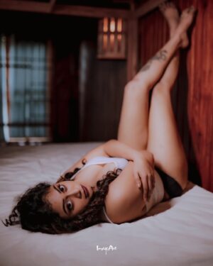 Janaki Sudheer Instagram - "If you sexy and you know it and you ain't afraid to show it."

#instagood #instapeace #picoftheday #postoftheday #happiness #instadaily #instalike #instamood #explore #enjoylittlethings #smartpixmedia #selflove #janakisudheer #modelsofkerala #modelsoﬁnstagram #actress #vibes #bigbossmalayalam #bigbossmalayalamseason4 #enjoylife #bold