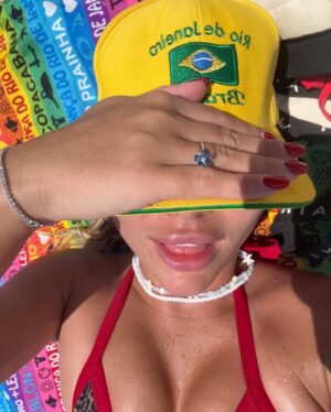 Jane Aubrun Mautin Instagram - I wish I was Brazilian ☀️