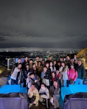 Jane Lee Instagram - 今年把娘家搬來台北，大家在台北人擠人好熱鬧🎉 #有家人的地方就是家 #wearefamily