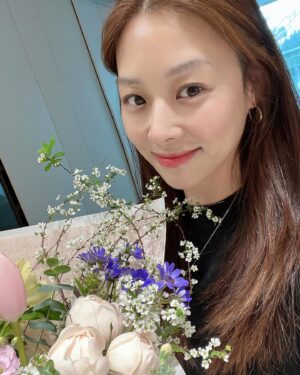 Jang Shin-young Instagram - 💝💐🎂
