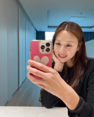 Jang Shin-young Instagram - 💝💐🎂
