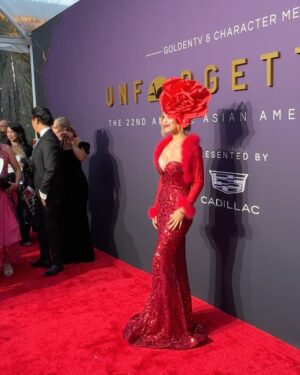 Jarry Lee Instagram - the 22nd annual @unforgettablegala by @character.media & @getgoldentv was such an incredible night 🌹 

congratulations to @prabalgurung, the cast of @avatarnetflix, @annasawai, @_joanchen_, @your.richbff, @officialbyronscott, and all the other amazing award honorees! 🏆

also ‘twas v cool seeing @nicklachey @98degrees @iwonhoyou @thejetsband @thuymusic @partyfoul_official & so many talented artists perform 😮