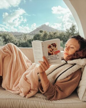 Jasmin Wagner Instagram - Das war mein Januar — und wow, morgen ist er schon rum, der erste Monat des neuen Jahres. 
Mal gemütlich 🧦, mal kreativ 🎨, mal wild 🍸… mein Januar war in jedem Fall ereignisreich. 
Von Bloody Mary zu Kaffee-Plausch ☕️ über Studio Session 🎙️— es war alles mit dabei. Und vor allem habe ich enorm viel Kraft für das Jahr getankt 💪🏽

Hamburg im Millerntorstadium — Von Mallorca nach London und Berlin, Eisbaden auf Sylt 🧊 und schließlich nach Österreich in die Berge 🗻, langweilig war es auf jeden Fall nicht. 

Ich hoffe, ihr konntet die ersten Wochen des Jahres genauso genießen und freut euch gemeinsam mit mir auf alles Weitere, was kommt! 🎶🎧🎹🎤

xoxo eure Blume 🌸

#blümchen #blümchen2025 #newyear #januaryrecap #photodump #january #recap #dump