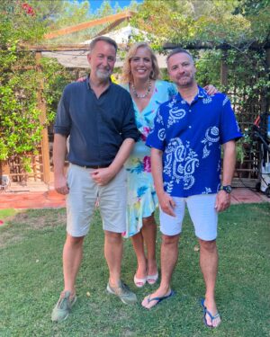Jasmine Harman Instagram - ☀️Another brand new episode tonight at 6pm @channel4 @aplaceinthesunofficial ☀️ 

I head over to the seaside town of Sitges to find Richard his dream holiday home with a budget of 210k! 

Can’t wait to hear your thoughts on the properties i showed Richard and his best friend Peter🩷☀️ How did i do? ⭐️

#aplaceinthesun #sitges #househunting #sunshine #newhome