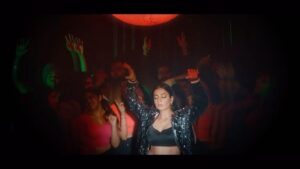 Jasmine Sandlas Instagram - Official teaser alert ‼️ 

Jhumka

@jasminesandlas x @drzeusworld 

Full audio & video out this Thursday 12th October ‼️

Lyrics by @amfankaar 
Video by @_rickymk 
Project by @ninapadam 

Big up 
@harpreet.singh.matharu_ @matharusworld 
@mrwasss 
@lionsbhangra @lionessbhangra 
@punjabi_rasoi 
@ukpremierpr 
@avneetkochhar 
@maccdop 
@khushboosbychand 
@purplesquareav 
@manj_saqiroadshow 

#new #fresh #newpunjabisong #jasminsandlas #drzeus #face2face #sipsip #chaal #india #newpunjabisong2023 #desi #80svibes #uk #canada #kapilsharma #akshaykumar #abc #music