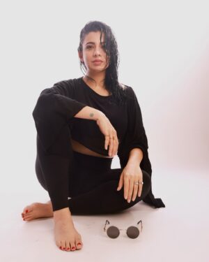 Jasmine Sandlas Instagram - Have you heard my latest single ? 

HEAT ਹੀਟ हीट 🔥