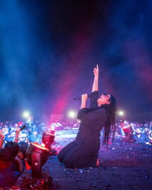 Jasmine Sandlas Instagram - The last concert in Ludhiana, Punjab was life transforming. I needed a reminder of how much Punjab loved me. I got it. Nothing can stop me now 🧿 

The 4th photo is very special to me. It’s a depiction of my connection with my true fans. I see you and you see me.

@sahill_snaps