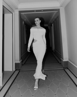 Jeanne Goursaud Instagram - Danke @deutscher_filmball @constantinfilm 💘 Glam @philippverheyen styling @alexhuber_creative @theunissen.paris @casadeiofficial Schmuck @bvlgari @marcvincentvoigtlaender photo b/w @haendrixen colour @lindaleitner /@martensgarten