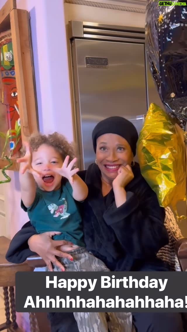 Jenifer Lewis - 31K Likes - Ladies and gentlemen I give you my great newphew LORENZOOOO!!! ❤️😃❤️
HAPPY! HAPPY ! HAPPY !